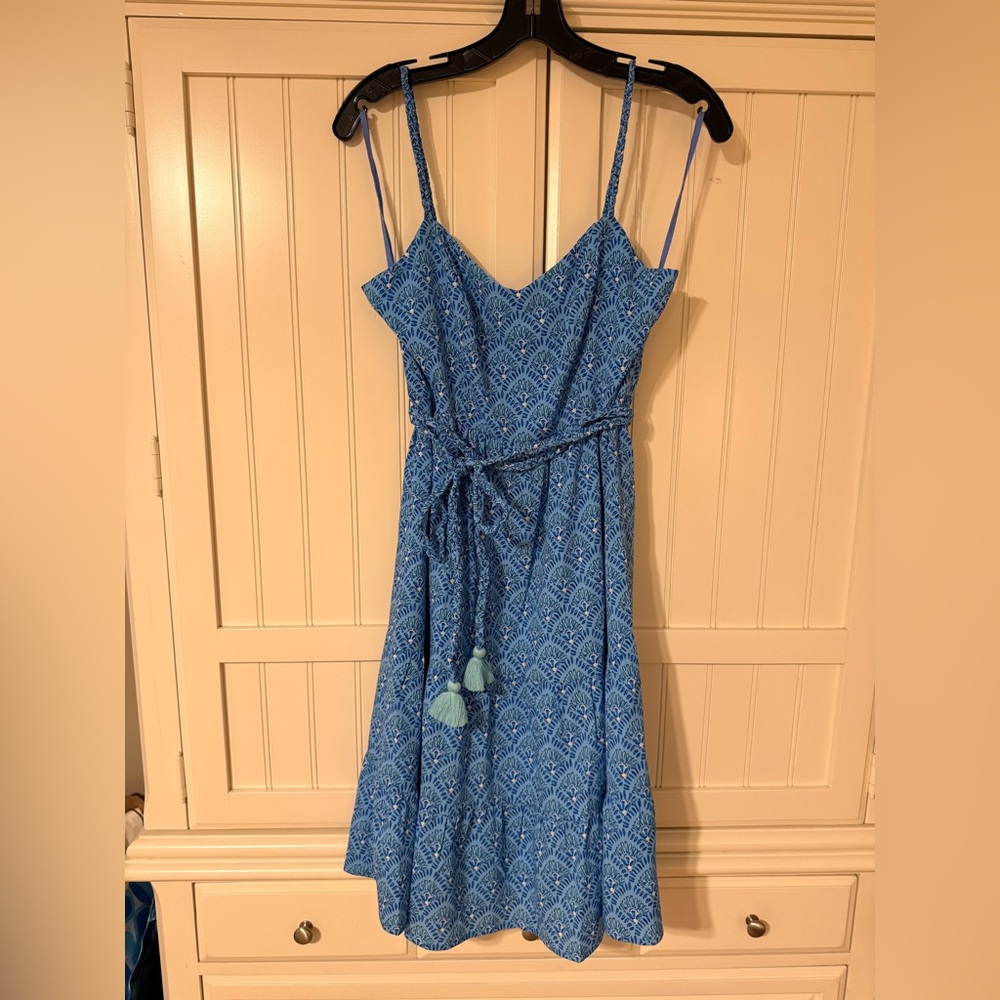 Vineyard Vines Tile Printed Tiered Dress in Ocean Breeze size 6